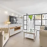 Exclusive Pool & Panoramic Views Pass The Keys