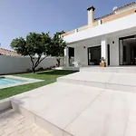 Exclusive Pool & Panoramic Views Pass The Keys Dom wakacyjny