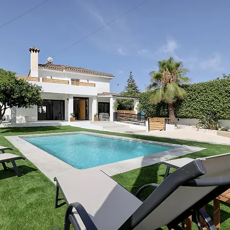 Exclusive Pool & Panoramic Views Pass The Keys Marbella