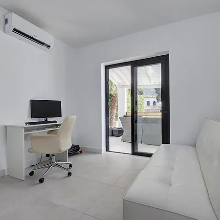 Holiday home Exclusive Pool & Panoramic Views Pass The Keys *
