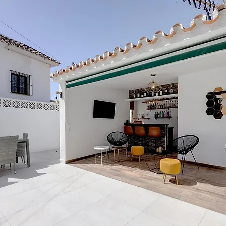 Exclusive Pool & Panoramic Views Pass The Keys Holiday home *