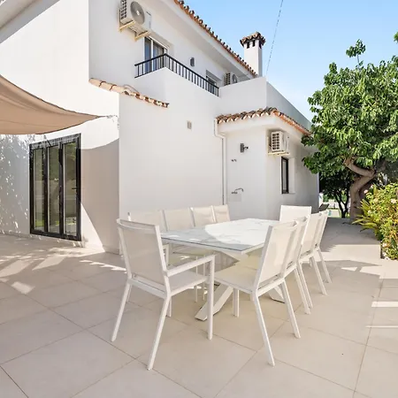 Exclusive Pool & Panoramic Views Pass The Keys Holiday home