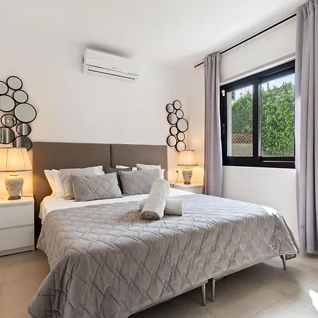 Holiday home Exclusive Pool & Panoramic Views Pass The Keys