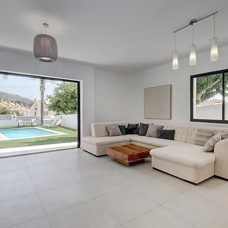Exclusive Pool & Panoramic Views Pass The Keys Holiday home *
