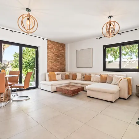 Exclusive Pool & Panoramic Views Pass The Keys Marbella