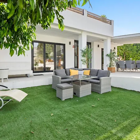 Exclusive Pool & Panoramic Views Pass The Keys Holiday home *