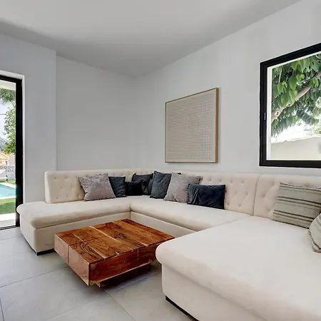 Holiday home Exclusive Pool & Panoramic Views Pass The Keys