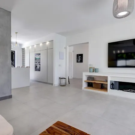 Exclusive Pool & Panoramic Views Pass The Keys Holiday home *
