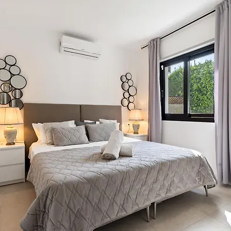Holiday home Exclusive Pool & Panoramic Views Pass The Keys