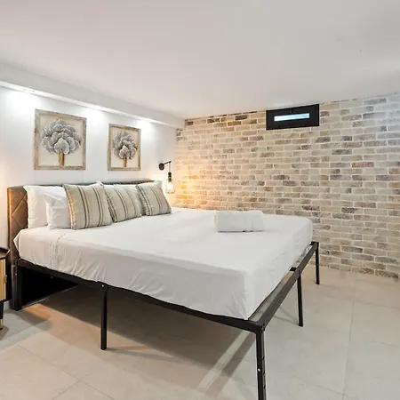 Exclusive Pool & Panoramic Views Pass The Keys Holiday home *