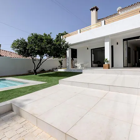 Exclusive Pool & Panoramic Views Pass The Keys Holiday home *